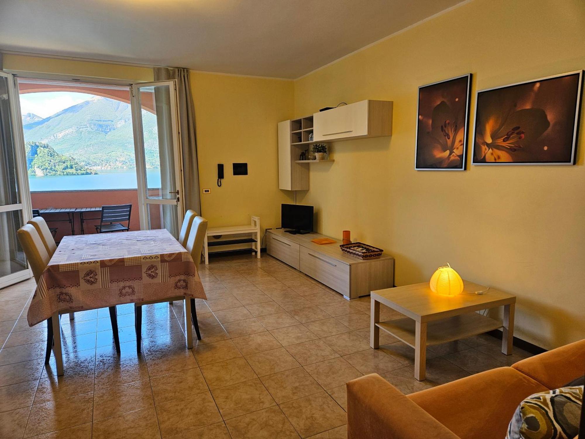 New Apartment Lake 12 วาเรนนา ภายนอก รูปภาพ