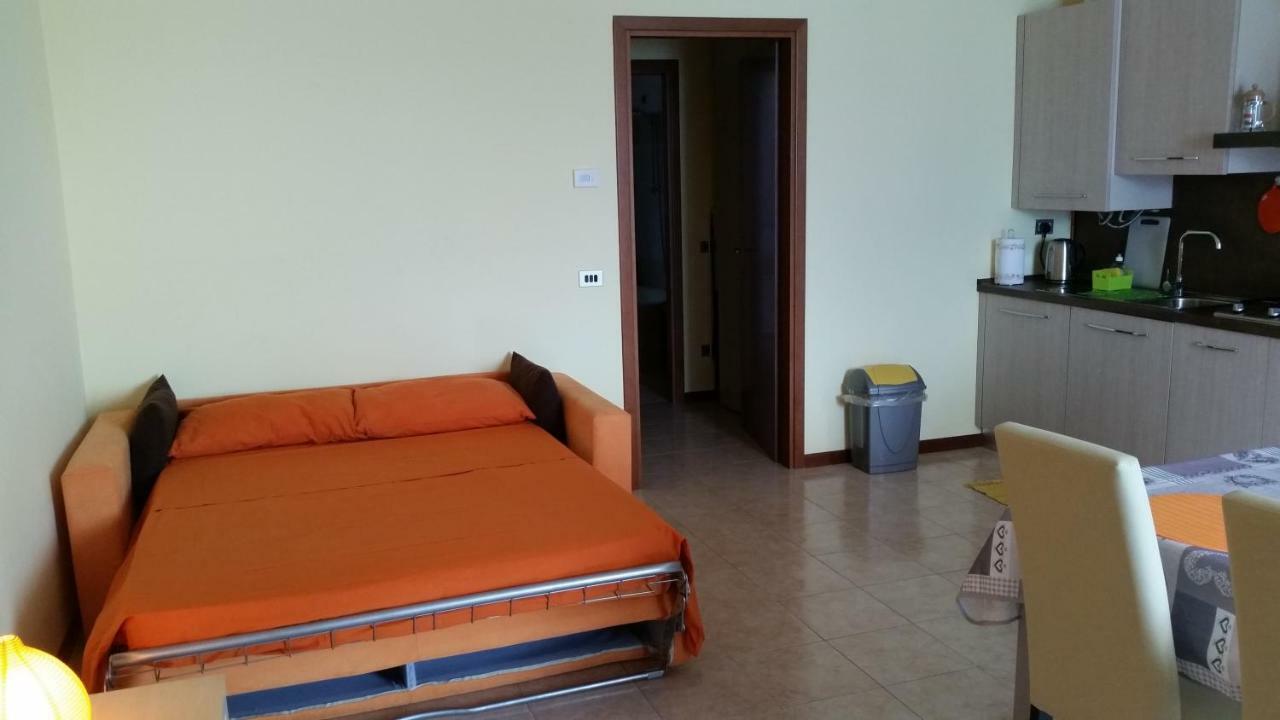 New Apartment Lake 12 วาเรนนา ภายนอก รูปภาพ